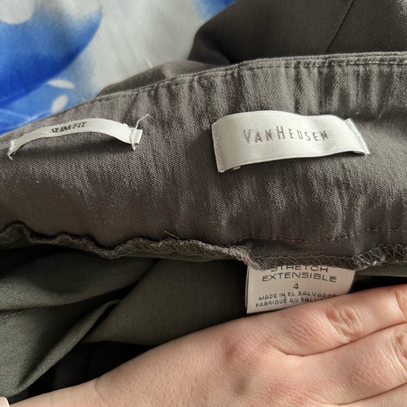 Grey size 4 Van Heusen pull on dress pants - Picture 3 of 3